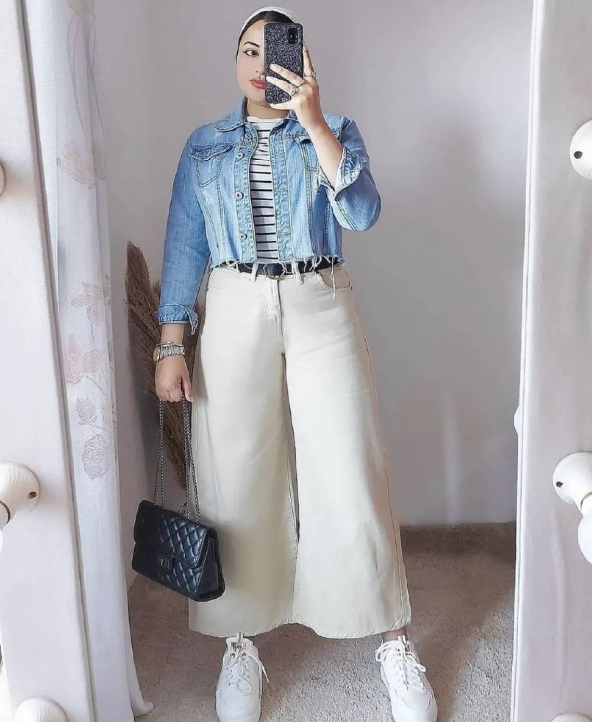 تنسيق الجينز الملون بصيحة الكلوش