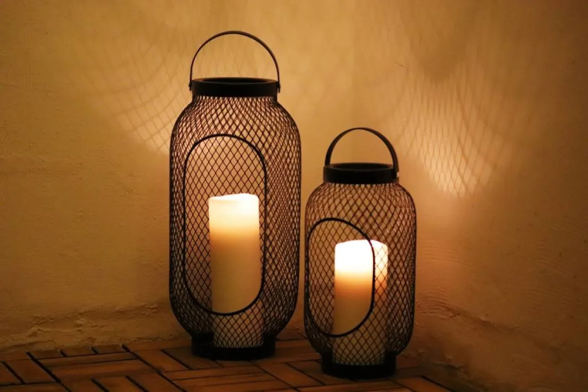 زيت الزيتون لتقشير الشمع المحترق والملتصق بالشمعدان