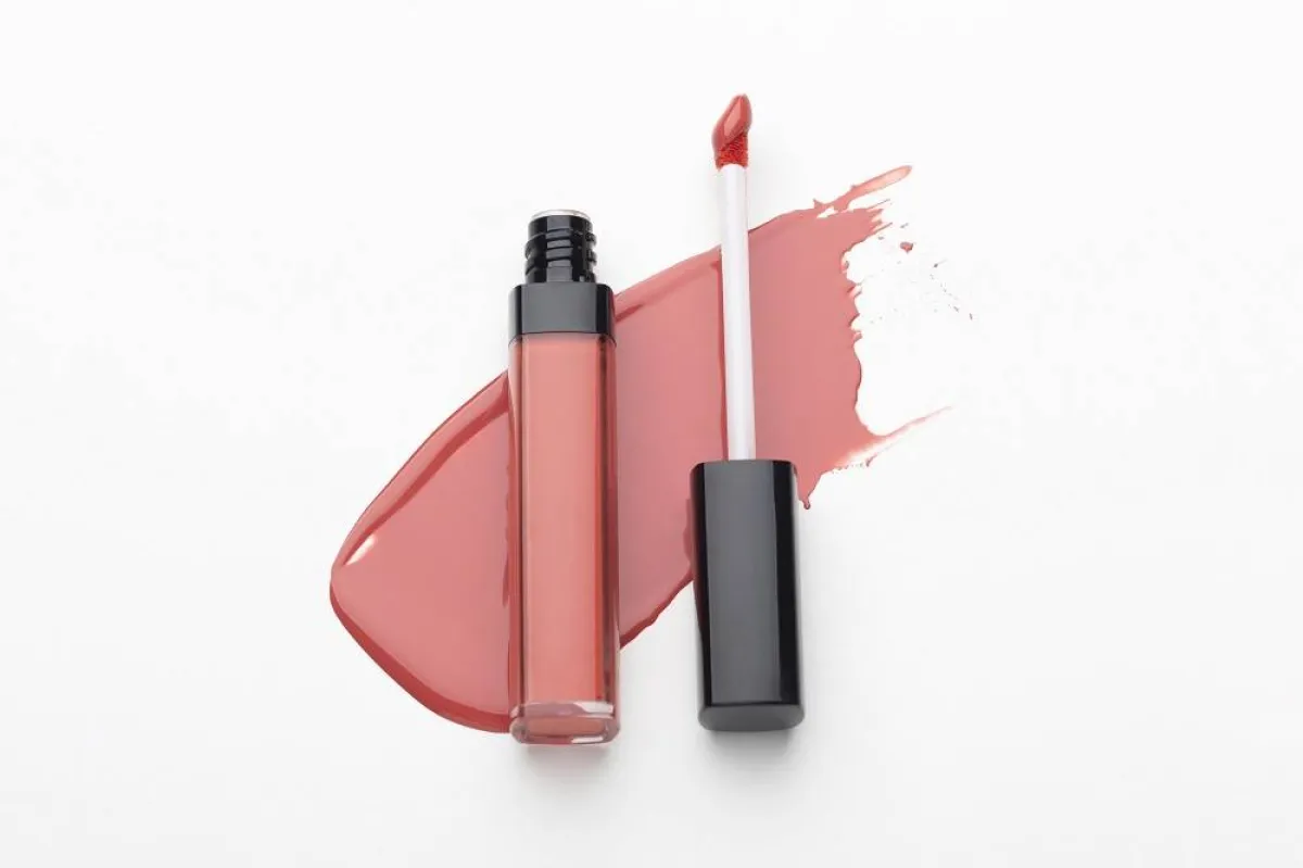 أحمر شفاه مات