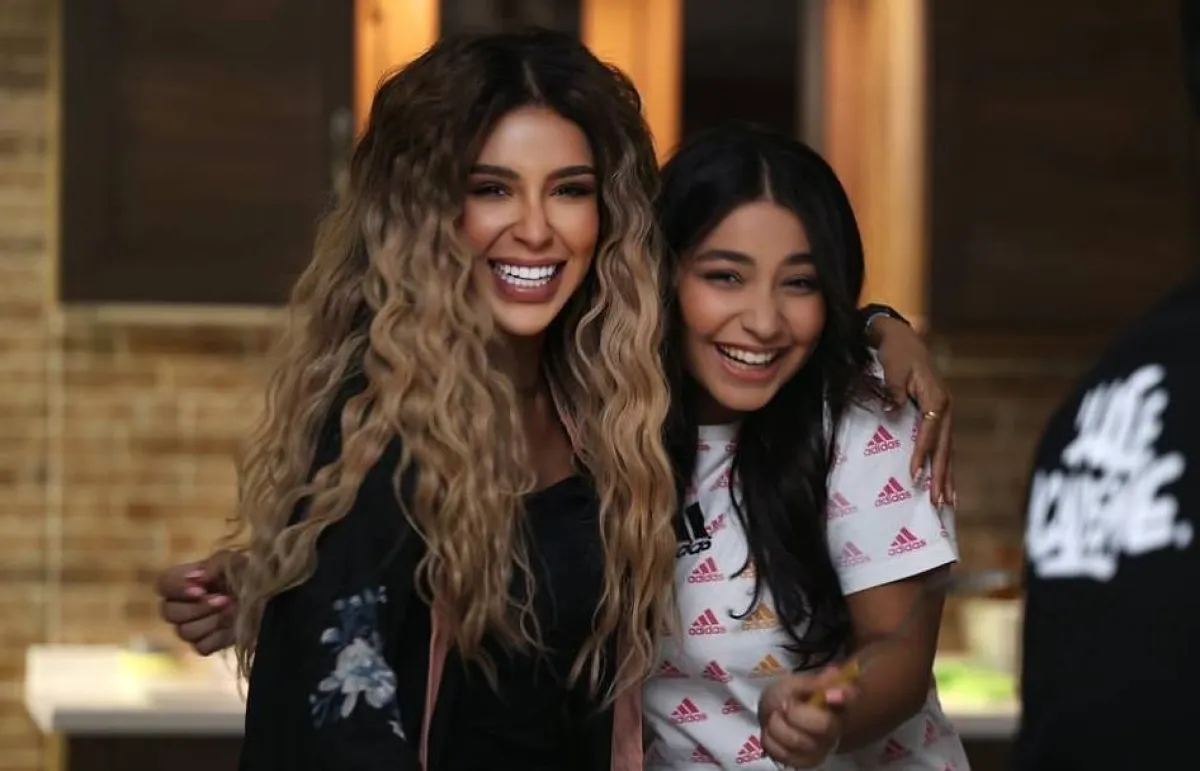 جنى الفيلكاوي برفقة حصة النبهان من كواليس مسلسل ضمير مستتر -  صورة من صفحتها على انستغرام