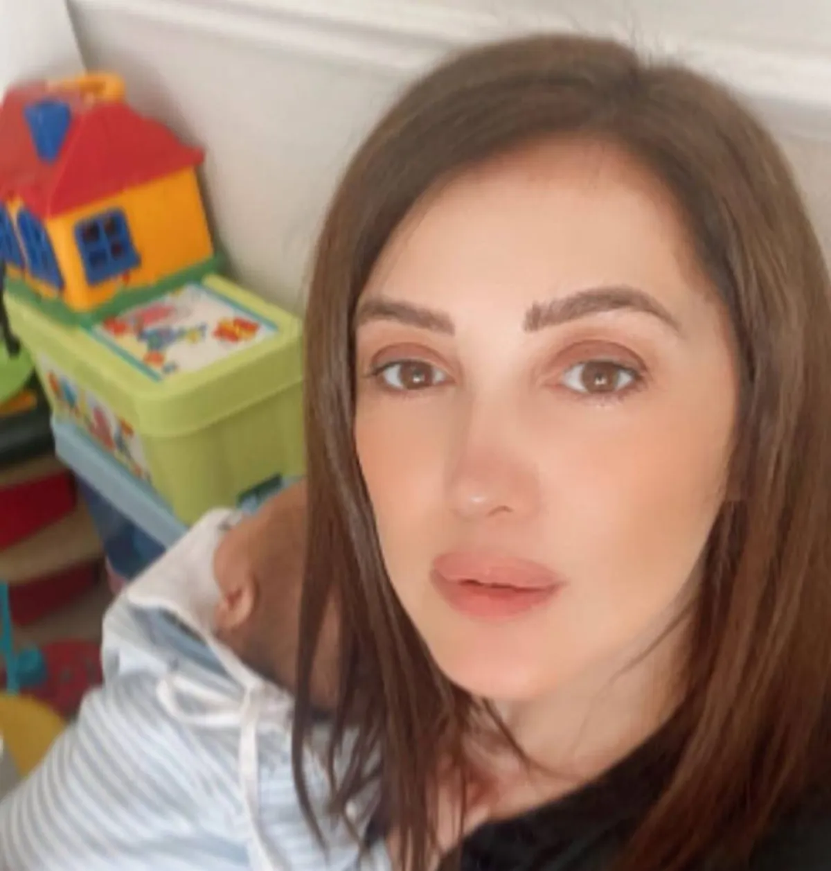 كندة علوش تعلن استقبالها لمولودها الثاني: كريم وصل الدنيا 