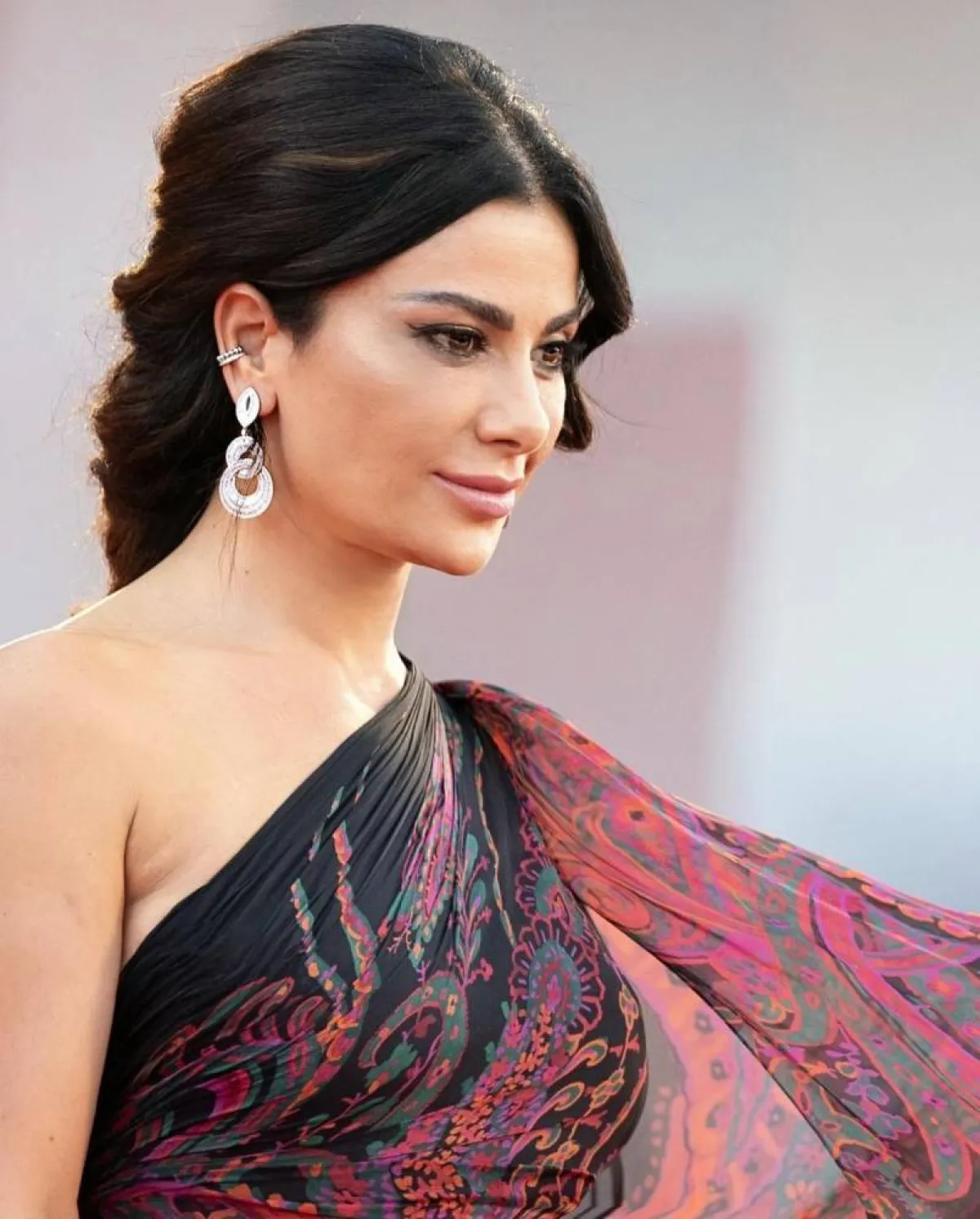 صبا مبارك بمجوهرات عبدالله سكجها Abdullah Sakkijha