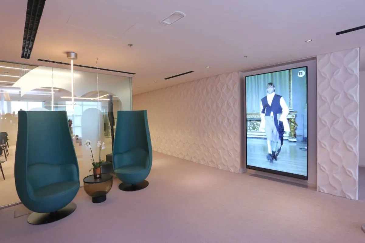 يعد المعهد من أبرز مدارس تعليم الأزياء والتصميم الرائدة في العالم. الصورة من "وام"