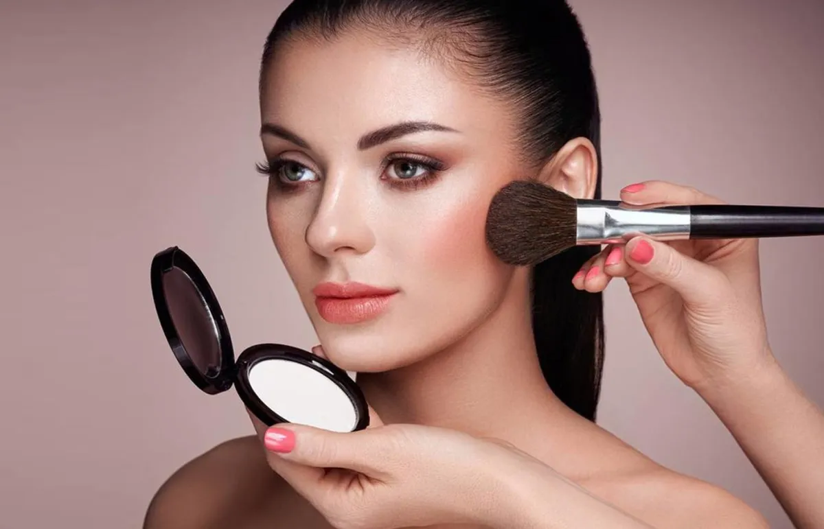 كيفية نحت الوجه بالمكياج