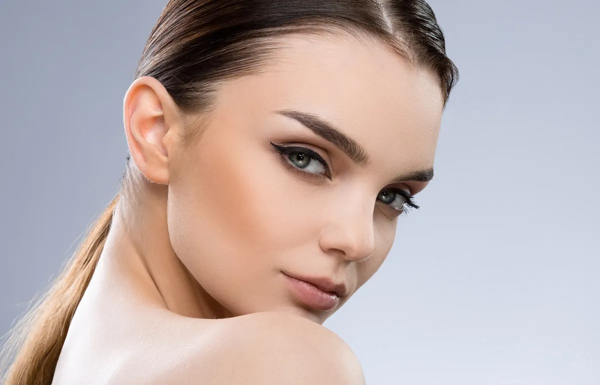 أفضل أنواع السيروم لحواجب ممتلئة وكثيفة