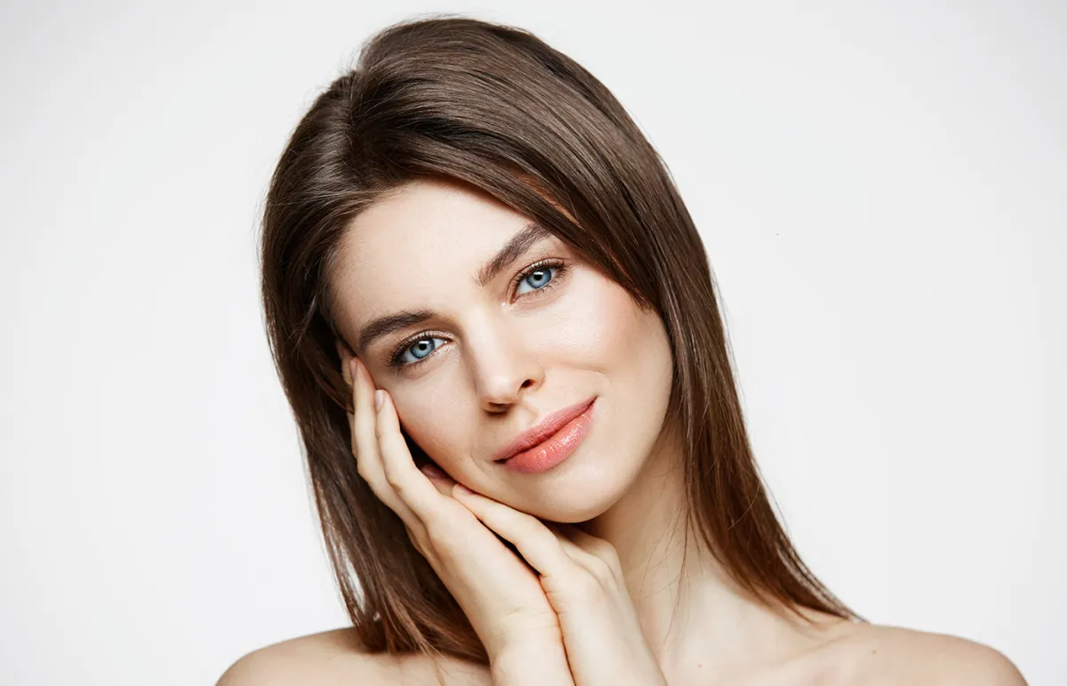 طرق العناية بالبشرة بالمكونات الطبيعية