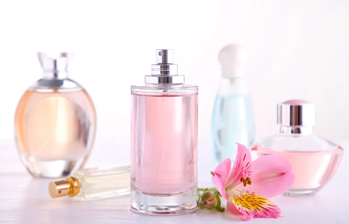  الفرق بين العطور والزيوت 