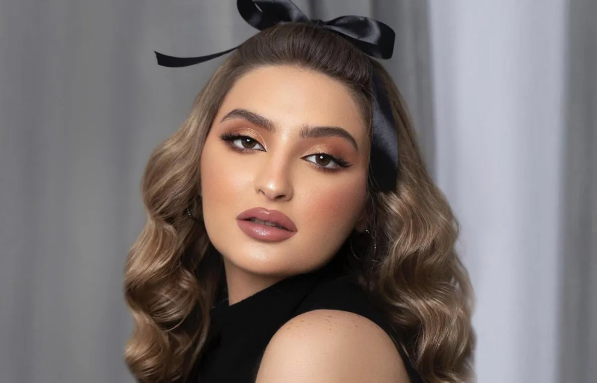 مكياج لامع من مروى محمد - الصورة من حسابها على الانستغرام marwaa_mua