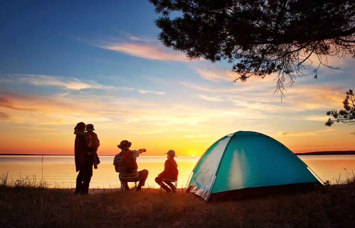 نصائح عند التحضير لرحلة التخييم مع العائلة