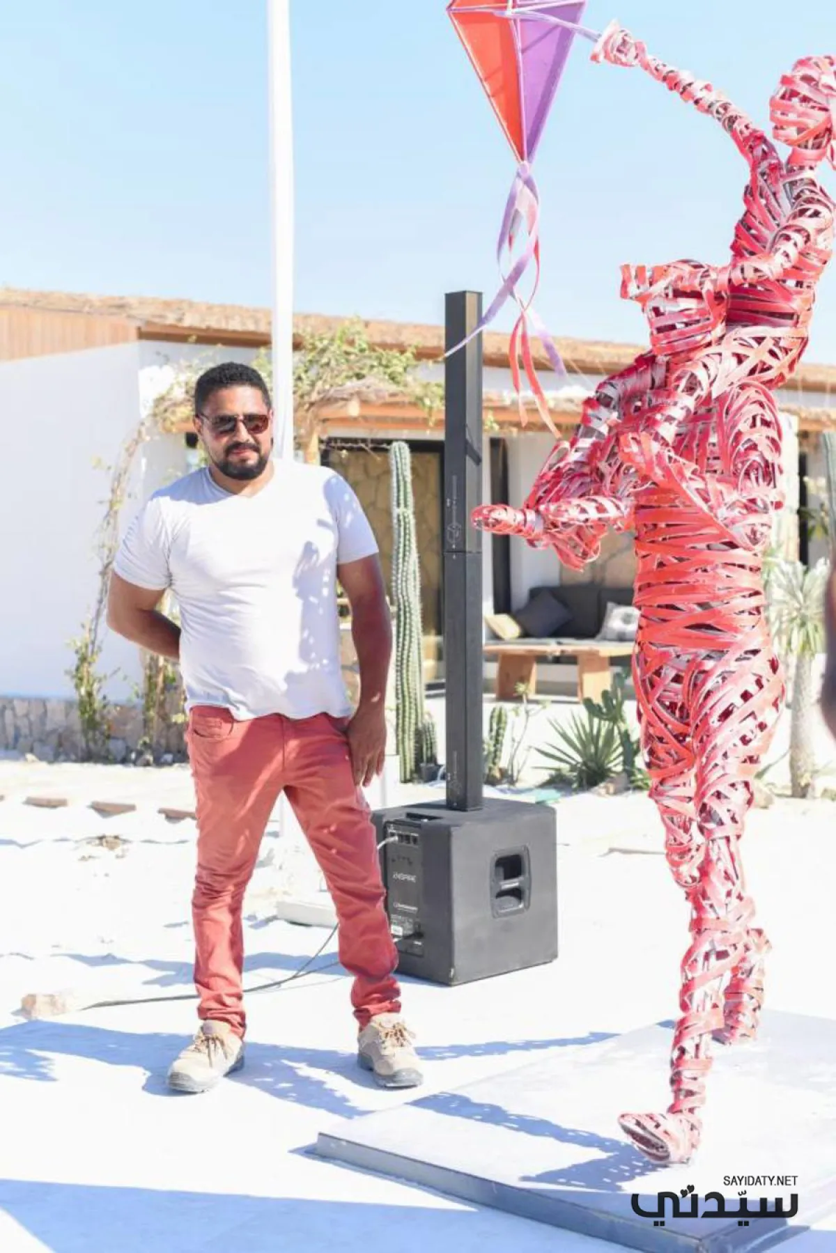 منحوتة المرح على الشاطئ 