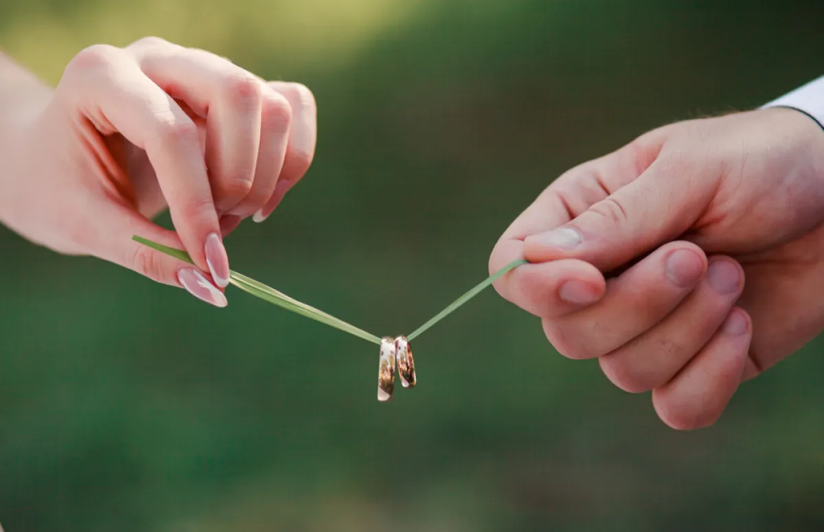 ماذا تحب المرأة في فترة الخطوبة؟