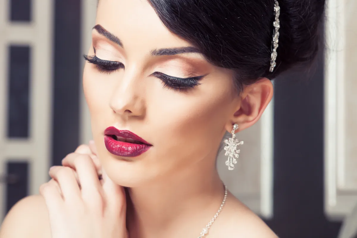 نصائح مكياج العيون الكبيرة لعروس 2022