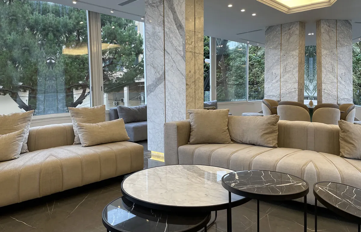 أثاث مريح في غرفة الجلوس 