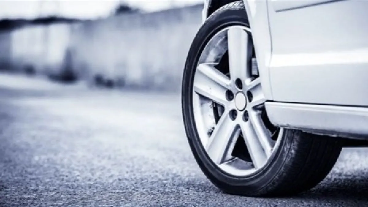 انحراف السيارة على الطريق