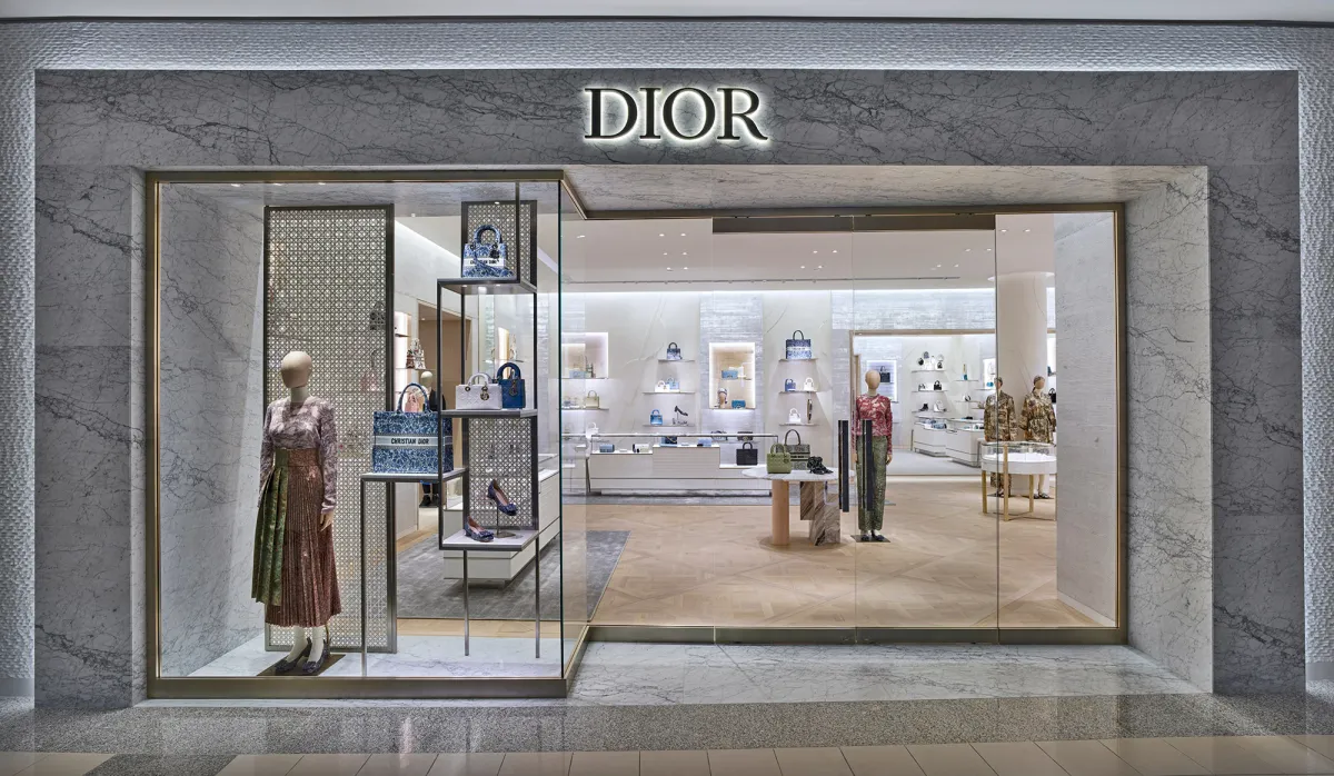"ديور" Dior تعيد افتتاح متجرها في الرياض