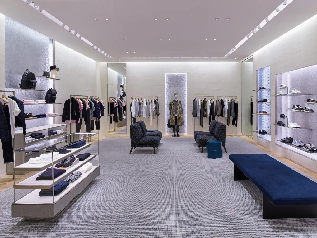 "ديور" Dior تعيد افتتاح متجرها في الرياض