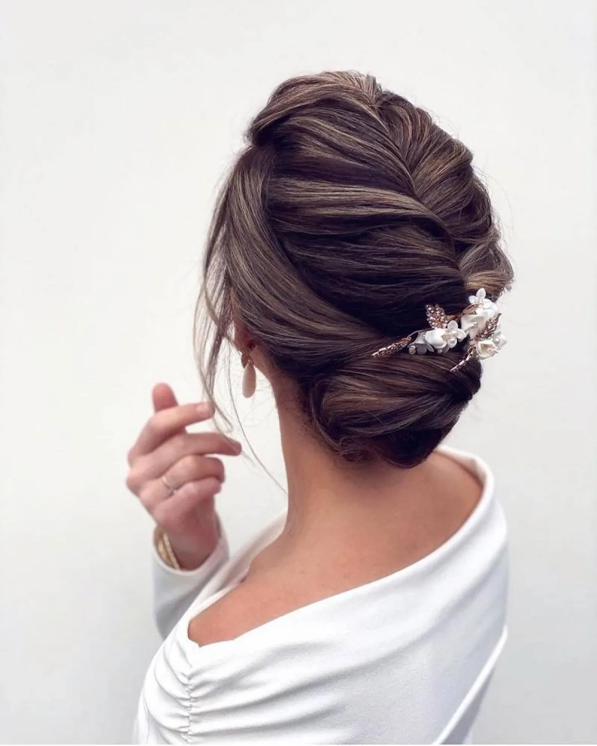 تسريحات شعر الشينيون لأم العروس