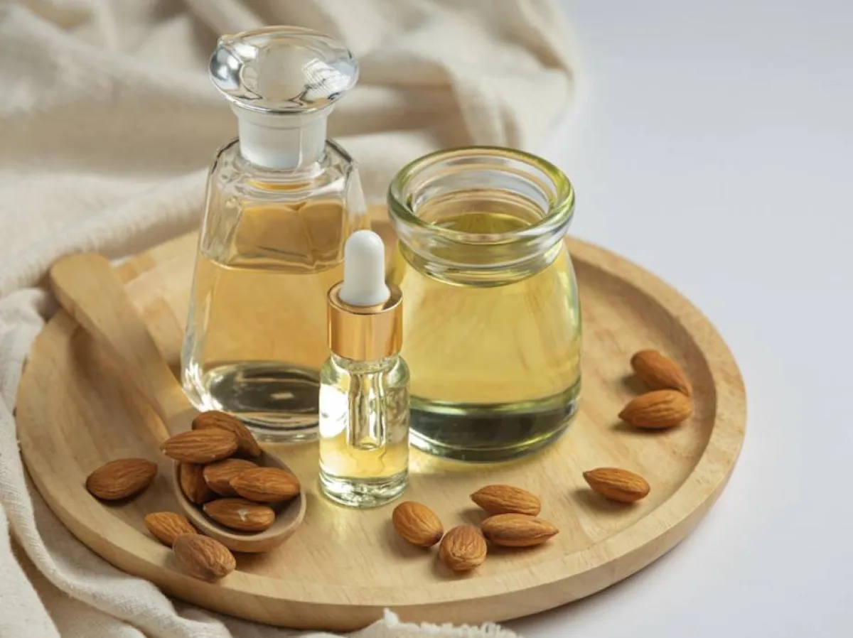 زيت اللوز الحلو لنمو الشعر