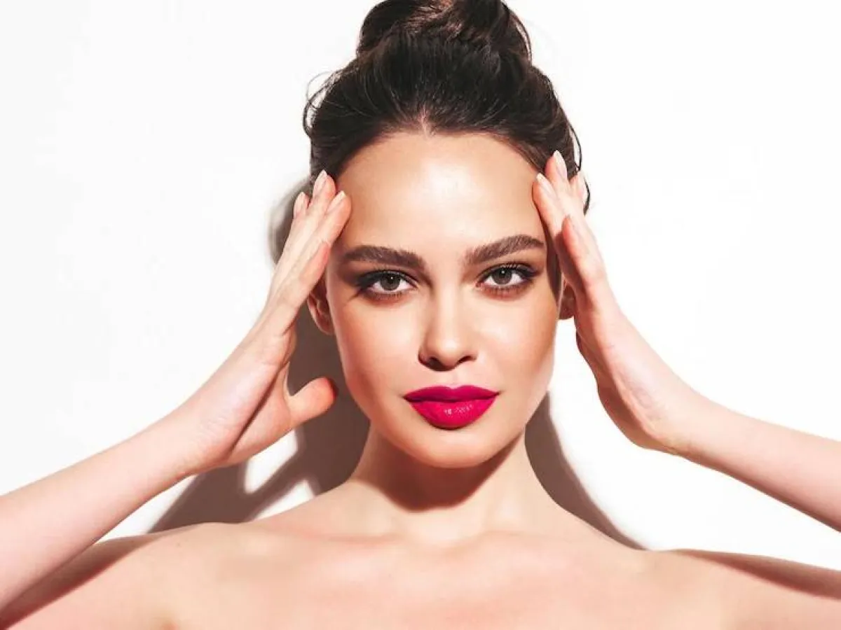 أحمر شفاه للعروس