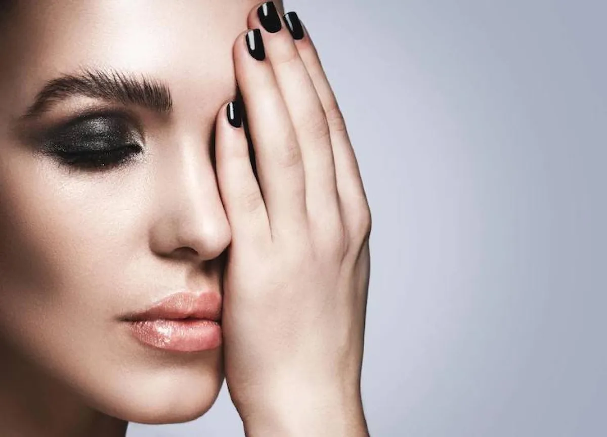 تطبيق مكياج سموكي مثالي