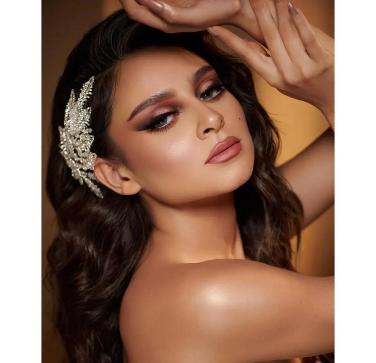 أكسسوارات شعر للعروس على الموضة