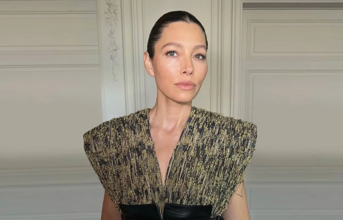 أفكار تسريحات شعر جيسيكا بيل