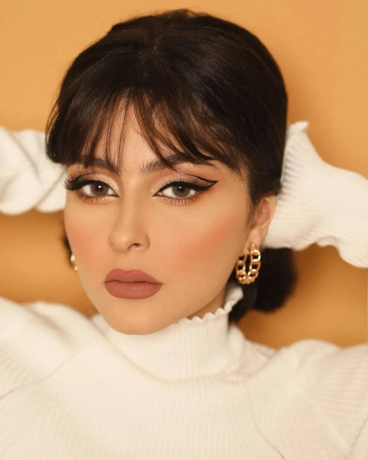 رسمات مكياج عيون غرافيكي