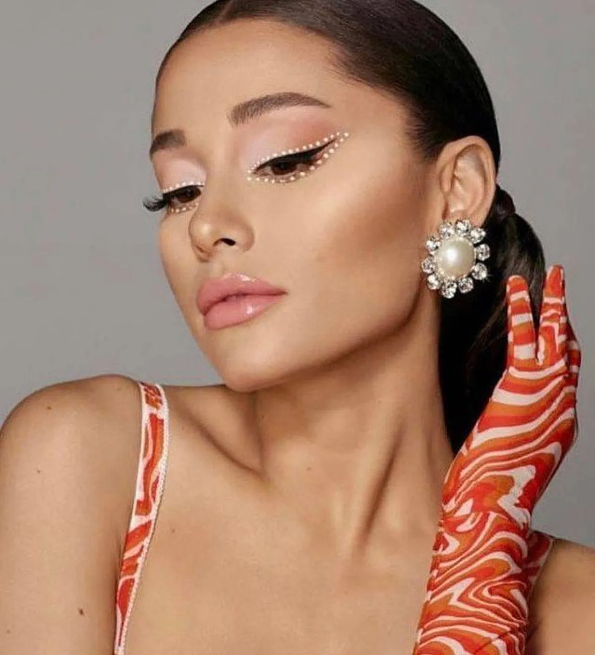 صيحات مكياج عيون غرافيكي