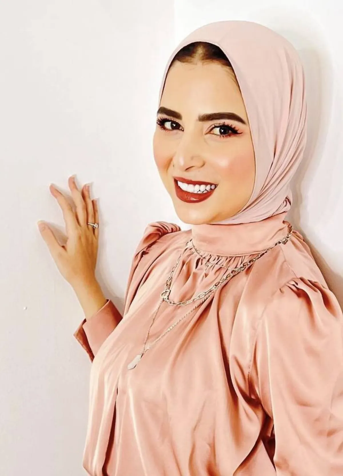 جهاد البنا بمكياج خريفي