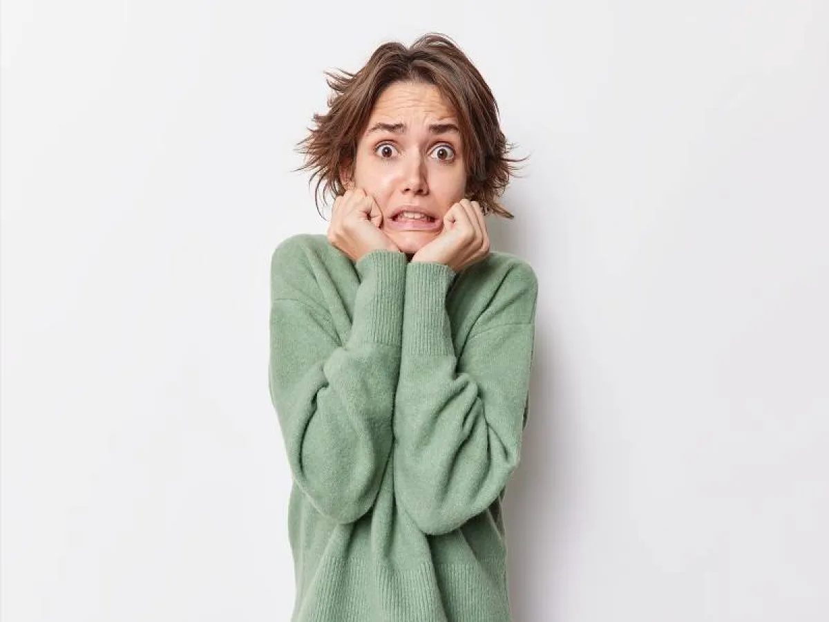 البارانويا هي حالة ذهنية يعتقد فيها الشخص أن الآخرين يحاولون إيذاءه أو خداعه أو استغلاله