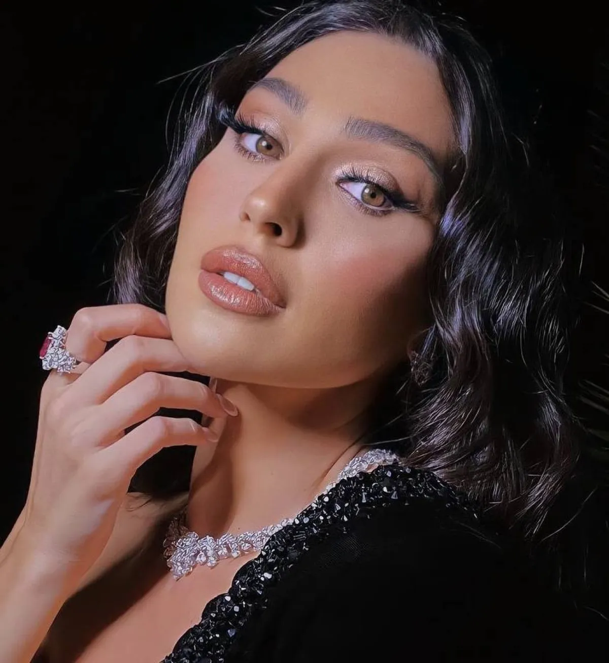 جيسي عبدو بمكياج الجليتر