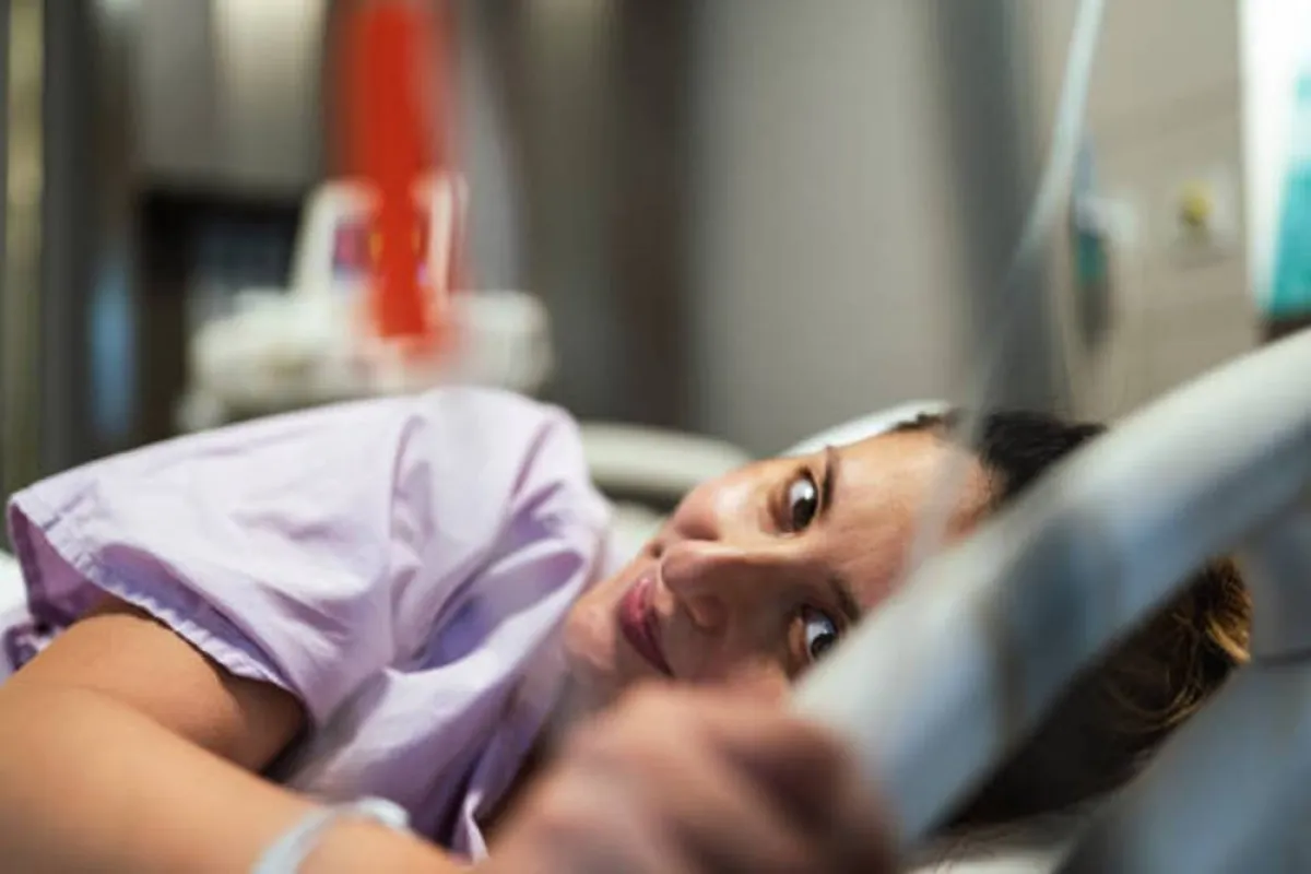 صورة لحامل في حالة ولادة