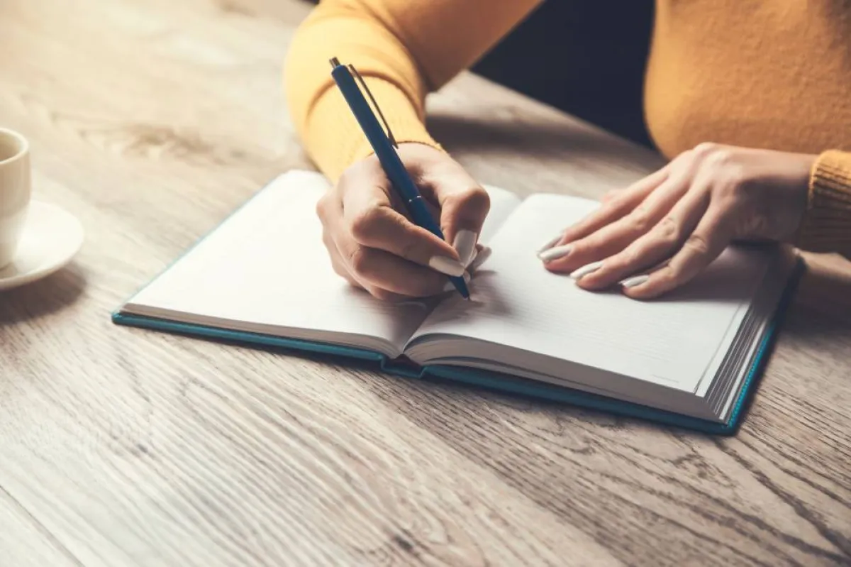 تدوين الأمور المزعجة في العمل، ما يعين على إيجاد الحلول