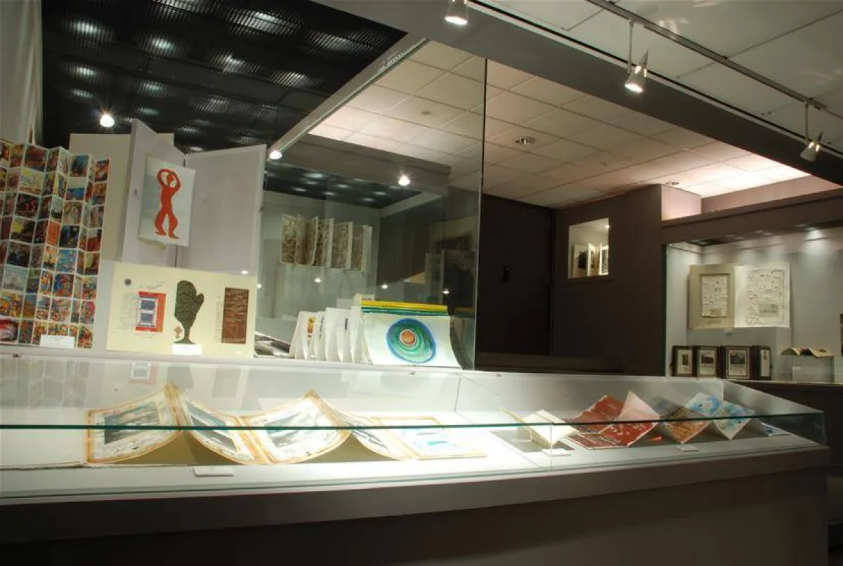 بعد توقف دورته السابقة بسبب كورونا .. عودة بينالي مكتبة الإسكندرية الدولي لكتاب الفنان