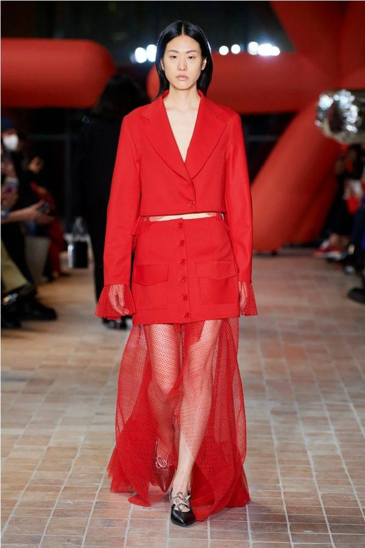 موديلات تنانير باللون الأحمر من فيكتوريا توماس  Victoria Tomas