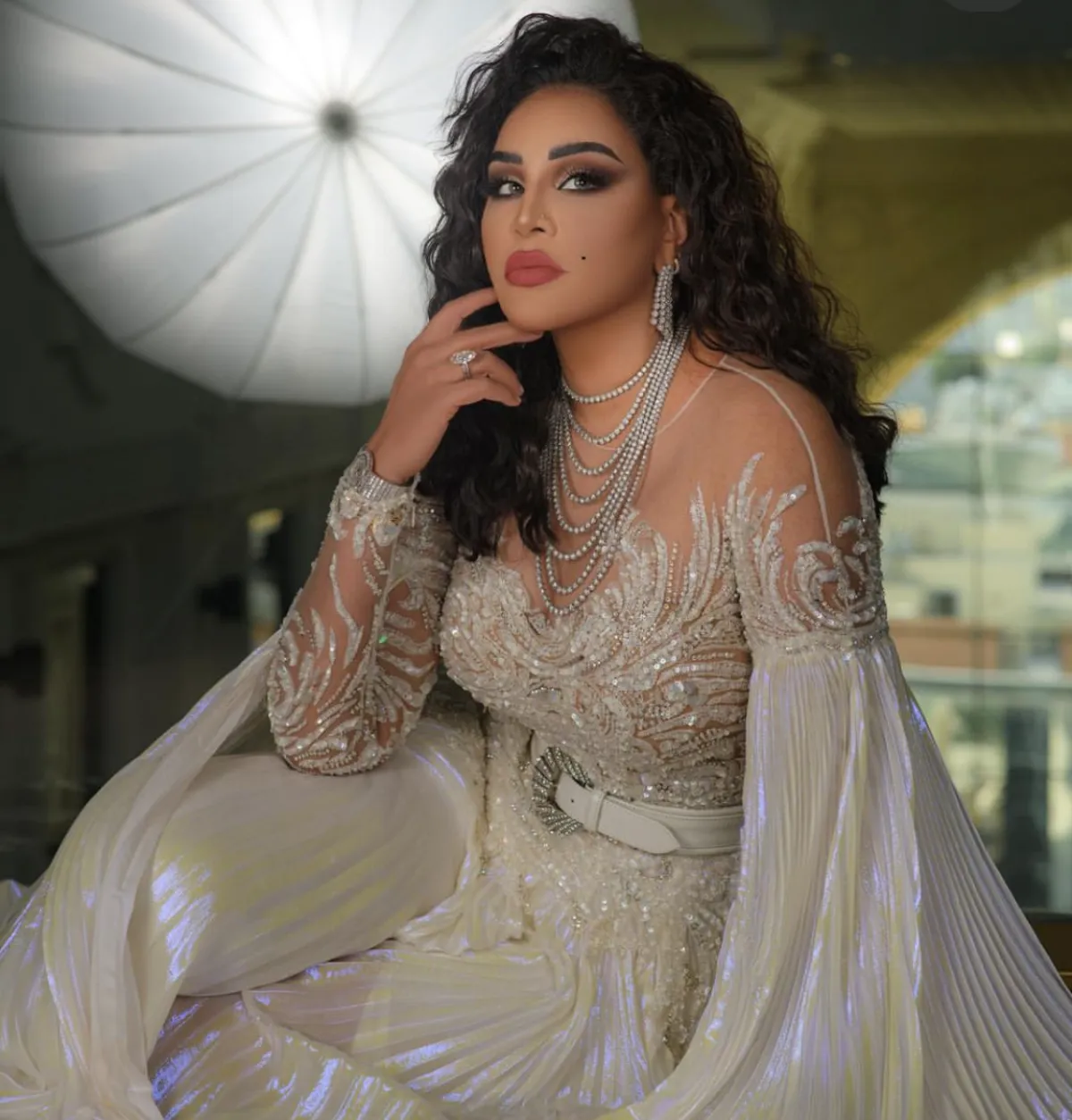 احلام - الصورة من حسابها على الانستجرام 