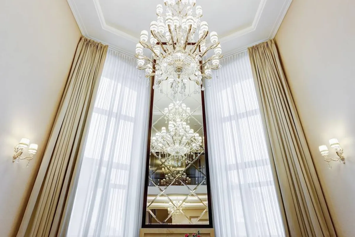  ثريّا سقفيّة مصنوعة من الكريستال