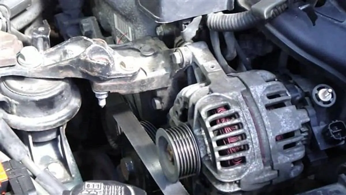 دينمو السيارة.. ومؤشرات تلفه 