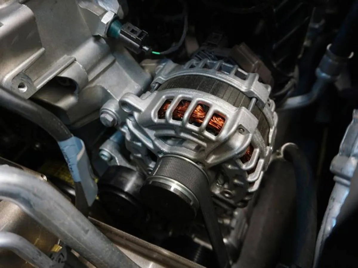 دينمو السيارة.. ومؤشرات تلفه 