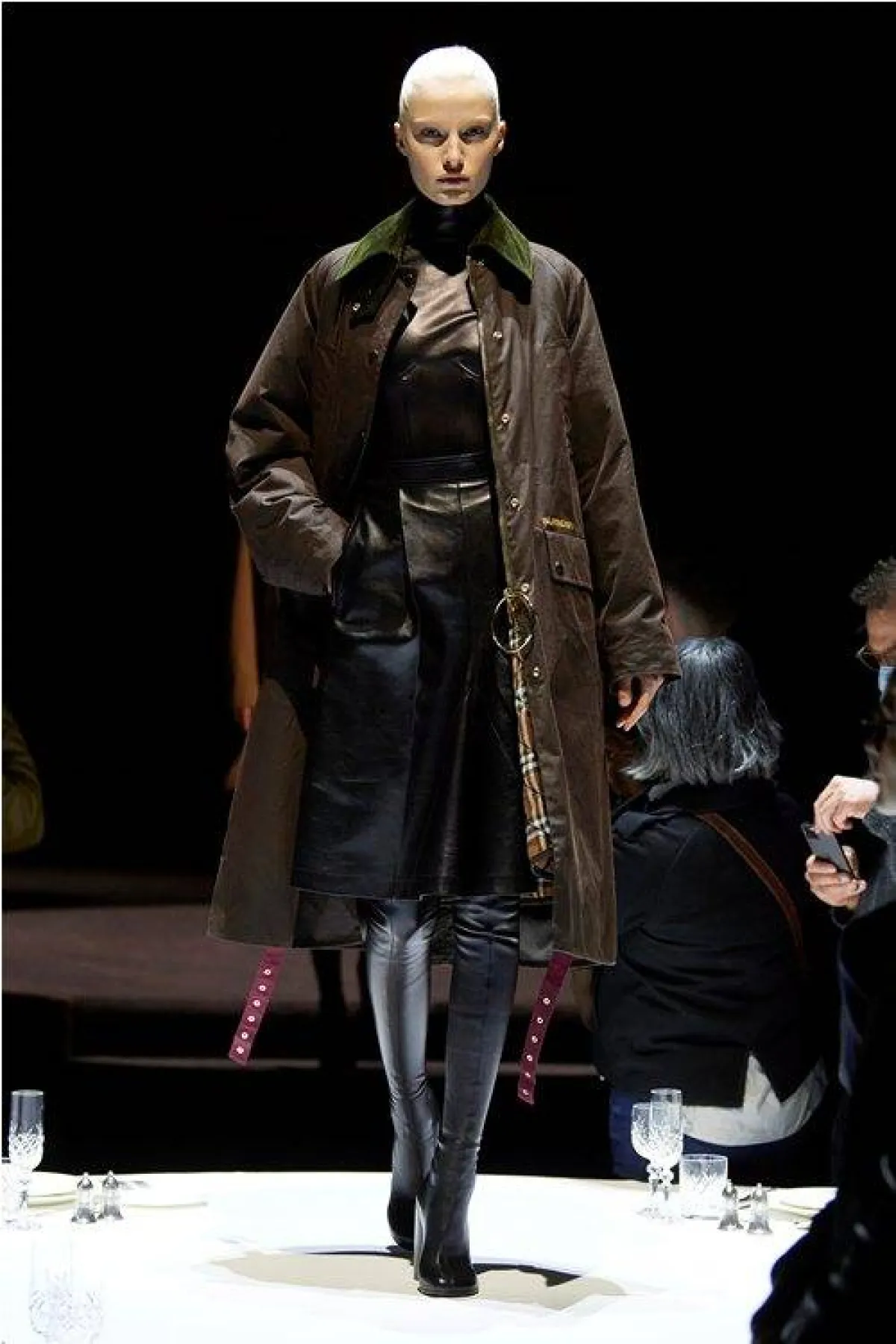 معطف جلد لخريف 2022، من بربري Burberry