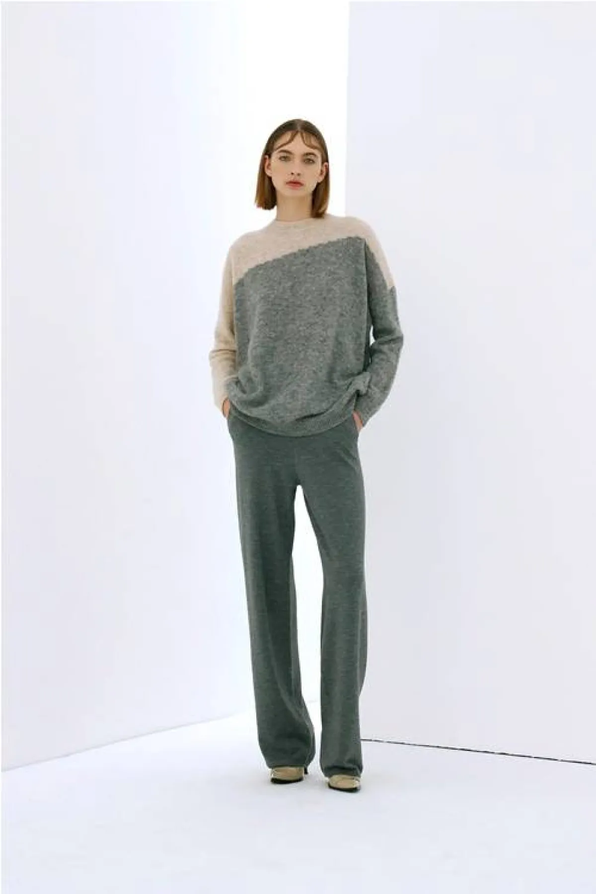 كنزة كشمير لخريف 2022 من ليبور جابالا Lebor Gabala