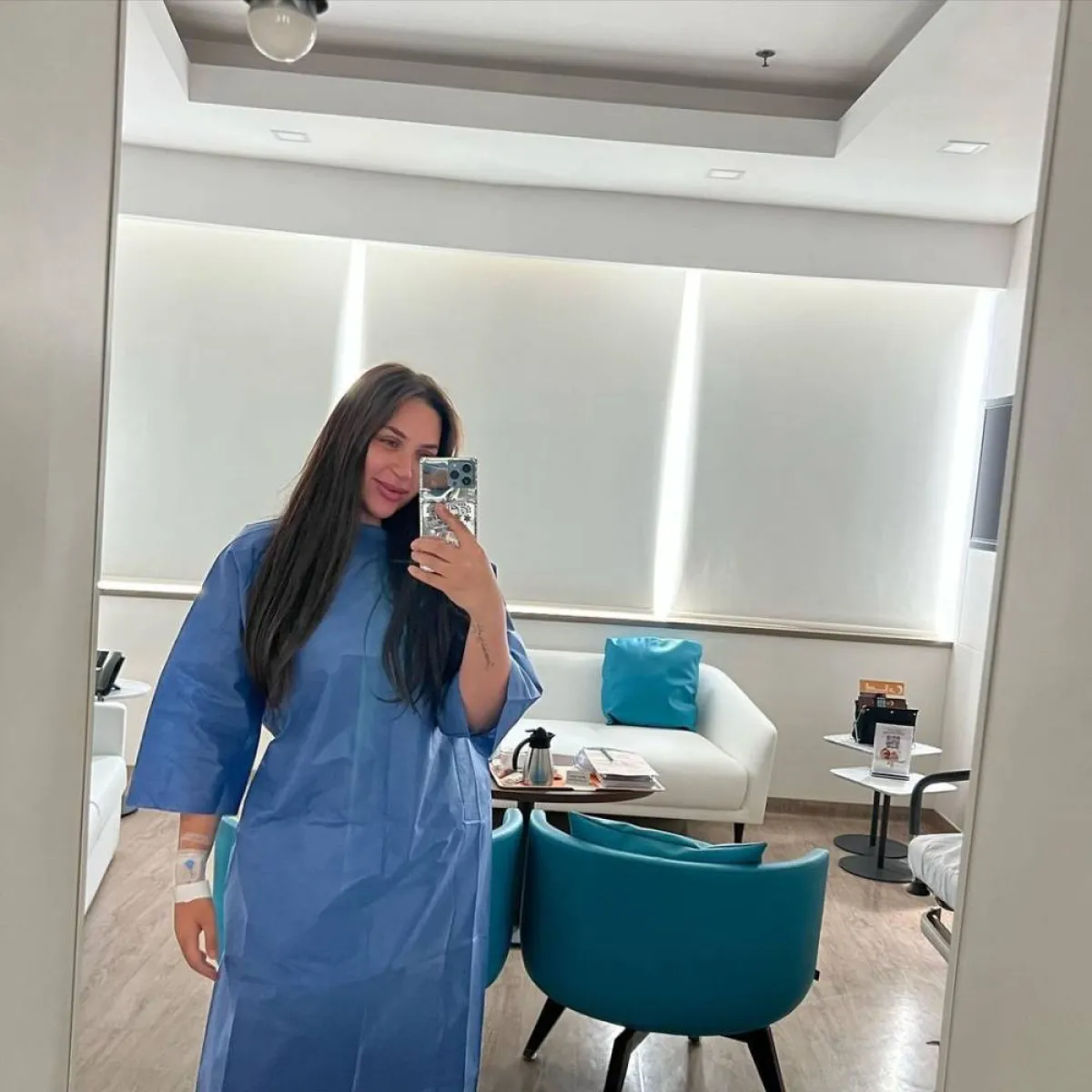 الدكتورة خلود - الصورة عقب إجراء الجراحة الأخيرة من حسابها على انستغرام