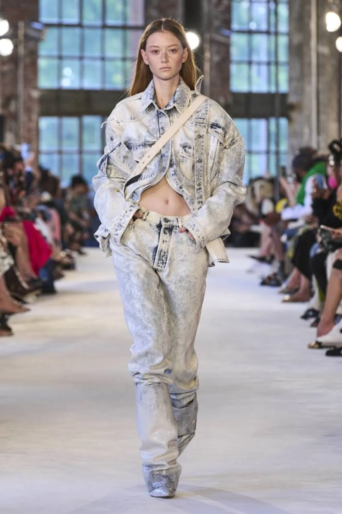 كيف قدّمت الدور العالمية سروال الجينز