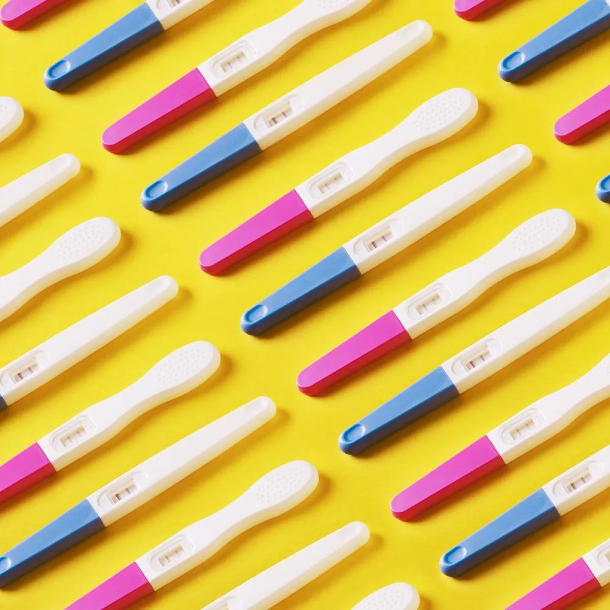 صورة لعدد من اختبارات الحمل المنزلي