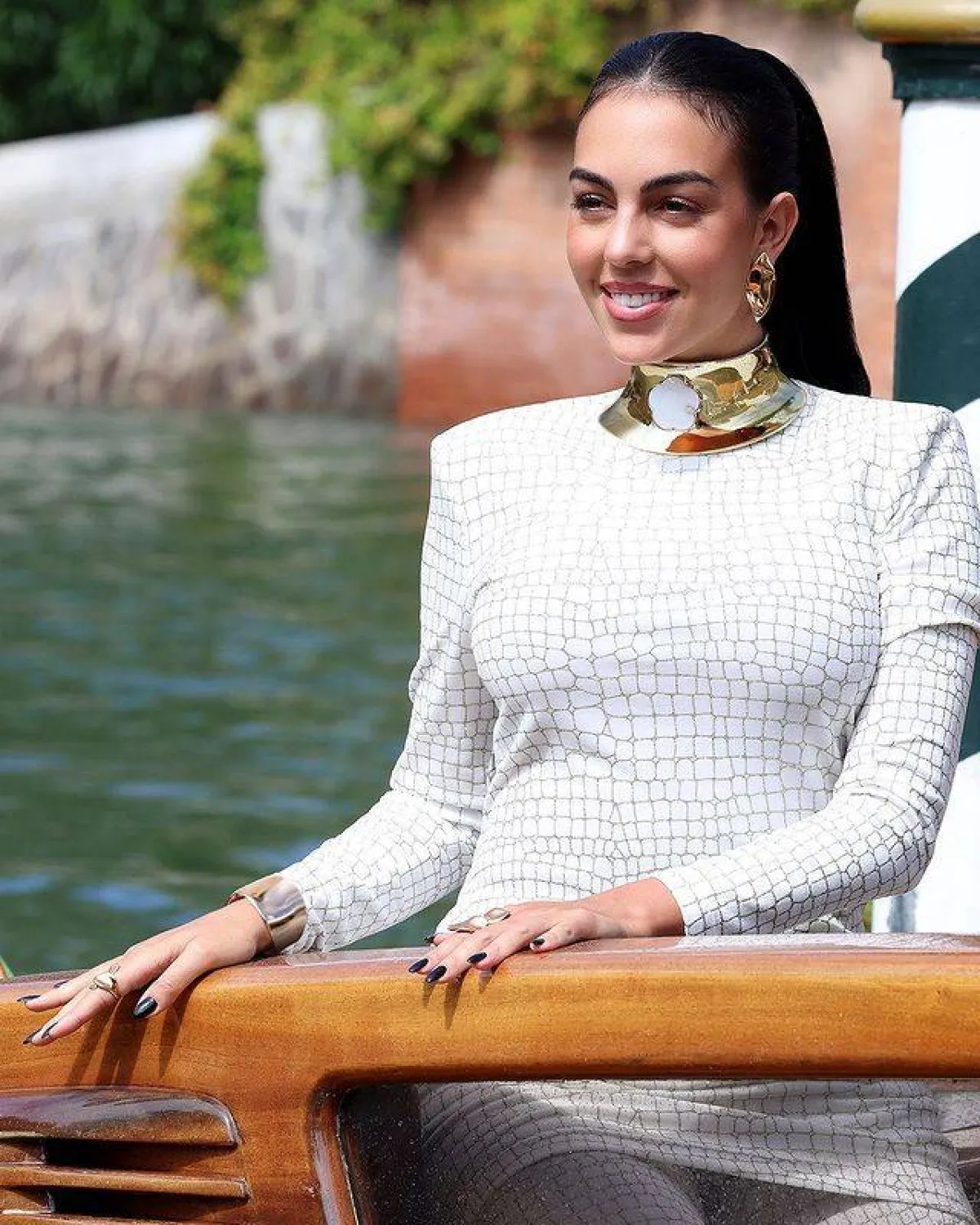 الصورة من الحساب الرسمي لمجوهرات Pasquale Bruni على انستغرام 