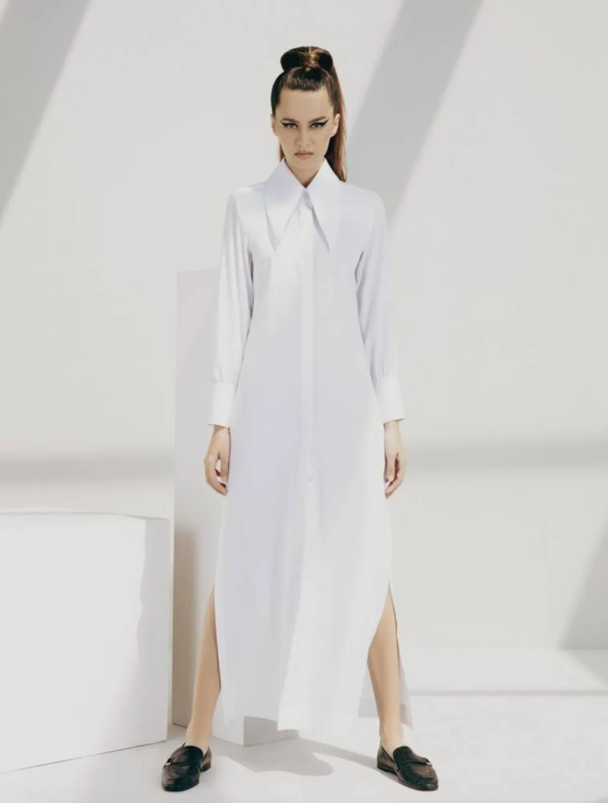 طقم من تصميم المصممة سابرينا محي الدين