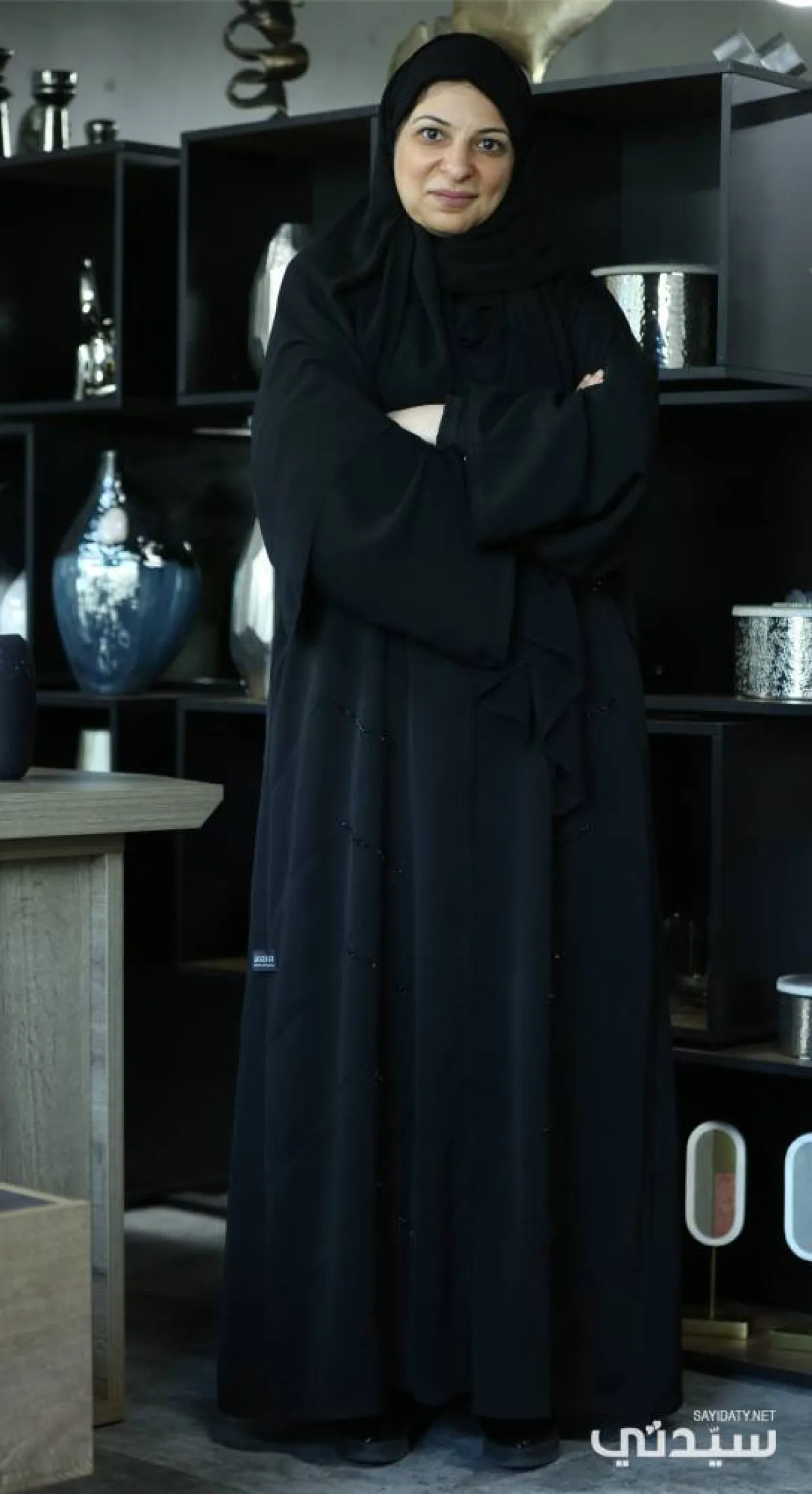 من الإمارات هبة المنصوري