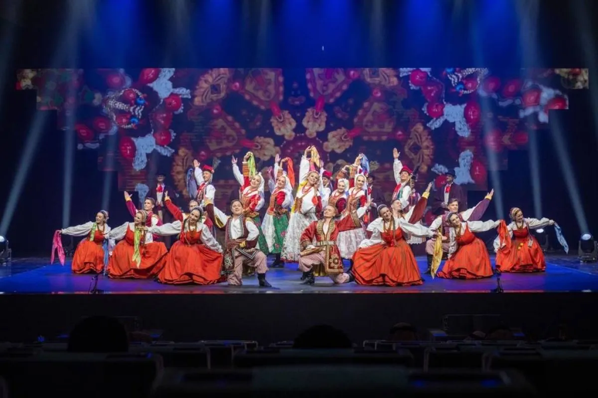 رقصات من العرض