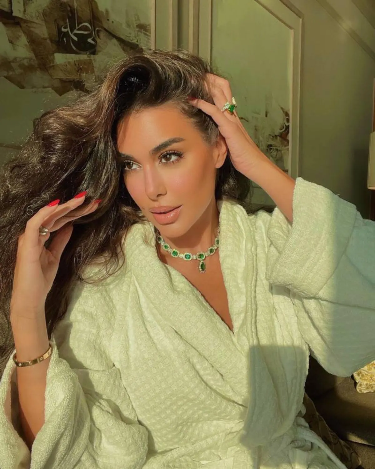 ياسمين صبري بالروب - الصورة من حسابها على إنستغرام