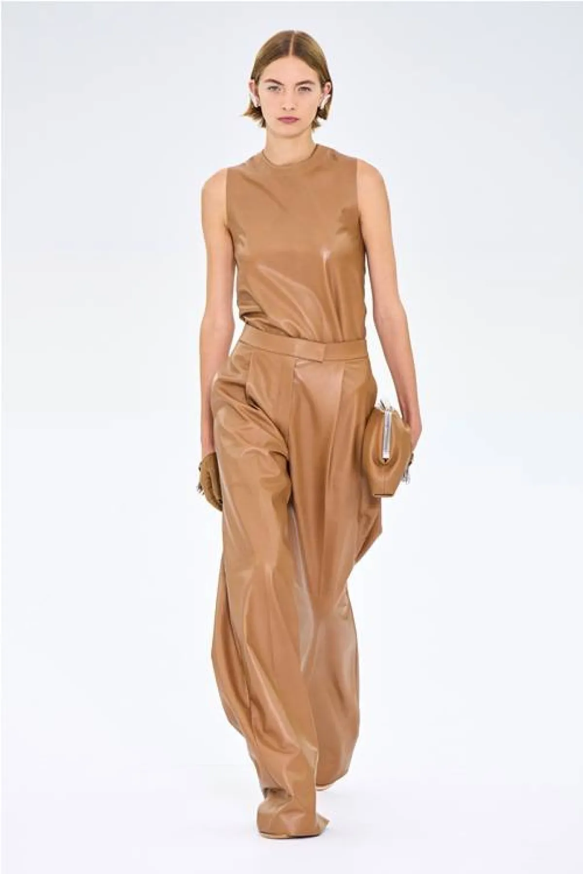 بنطلون جلد لخريف 2022 من فندي Fendi